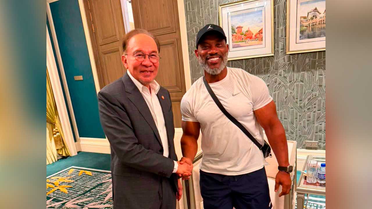 Anwar Jackson Anwar teruja bertemu legenda bina badan Dexter Jackson | Awani